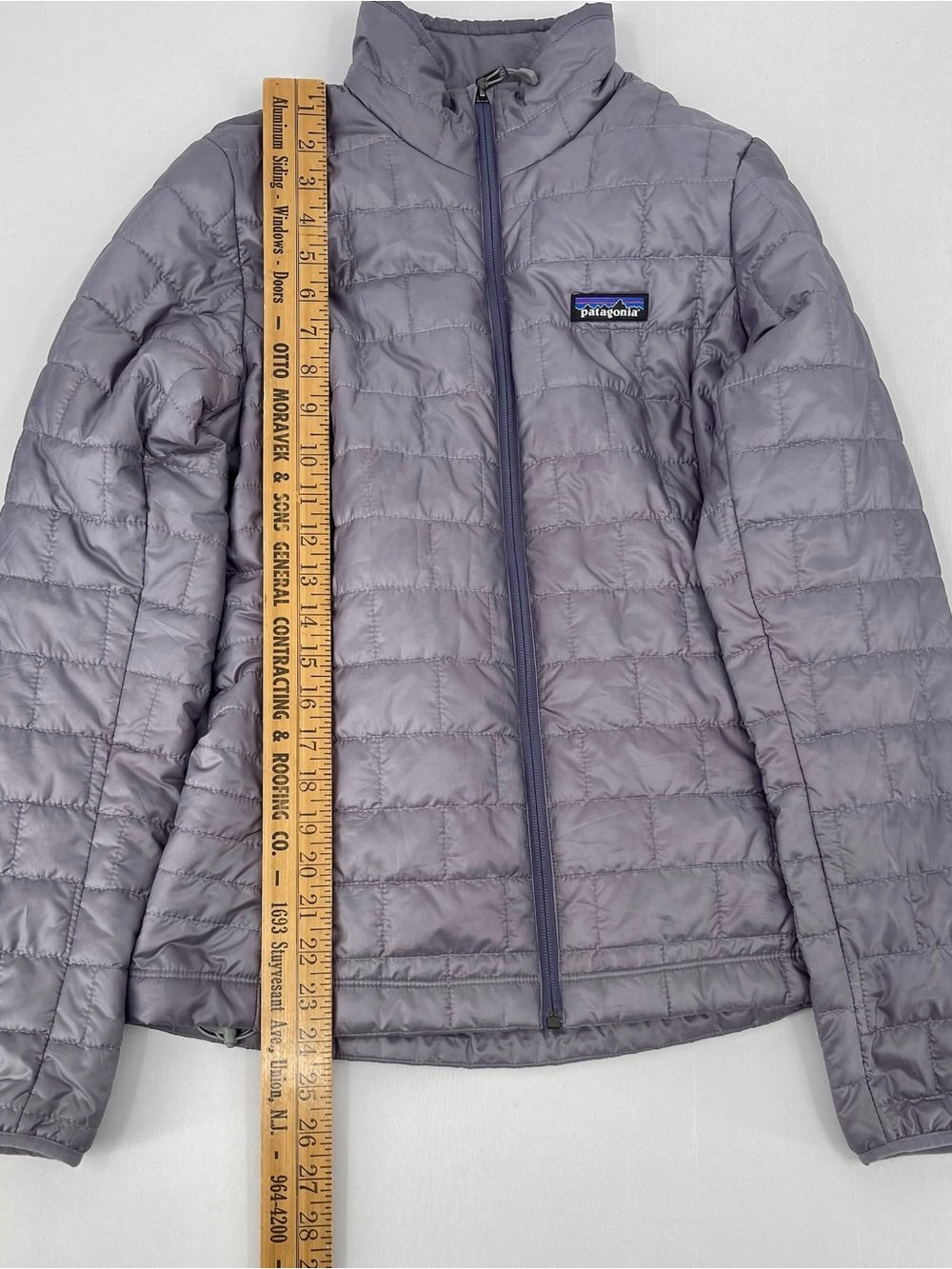 Patagonia Women's Quilted Lavender-Gray Puffer Jacket - Picture 9 of 9